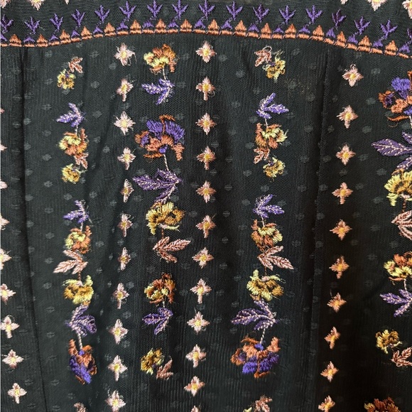 Style & Co. Black Top with Floral Embroidery - Picture 3 of 6